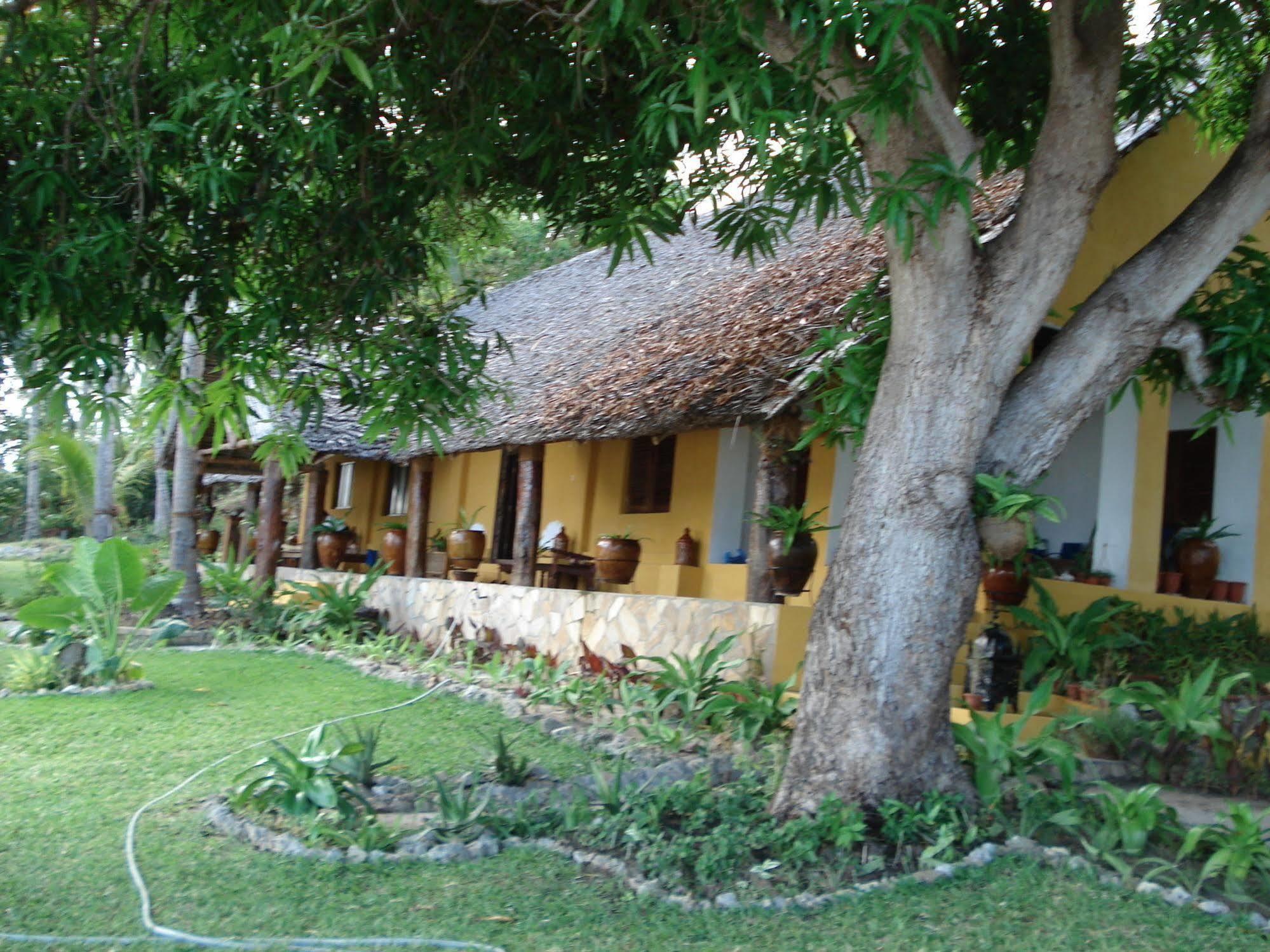 Kinasi Lodge Utende المظهر الخارجي الصورة