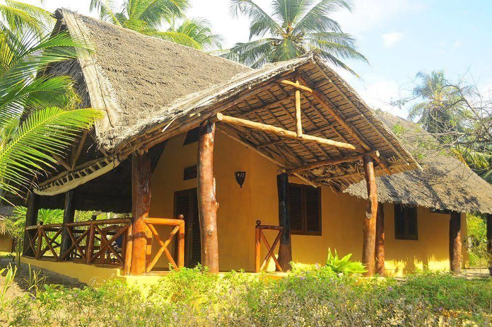 Kinasi Lodge Utende المظهر الخارجي الصورة