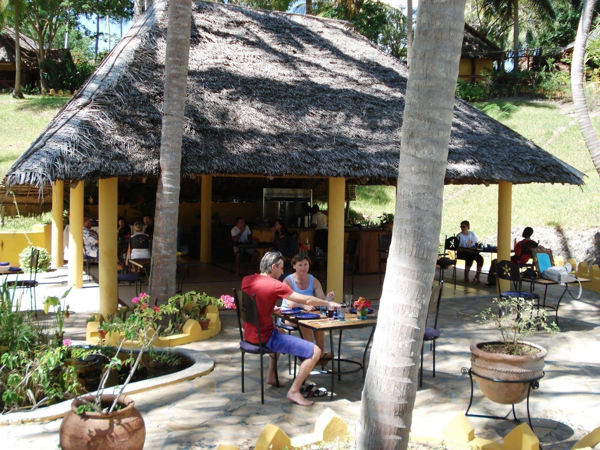 Kinasi Lodge Utende المظهر الخارجي الصورة